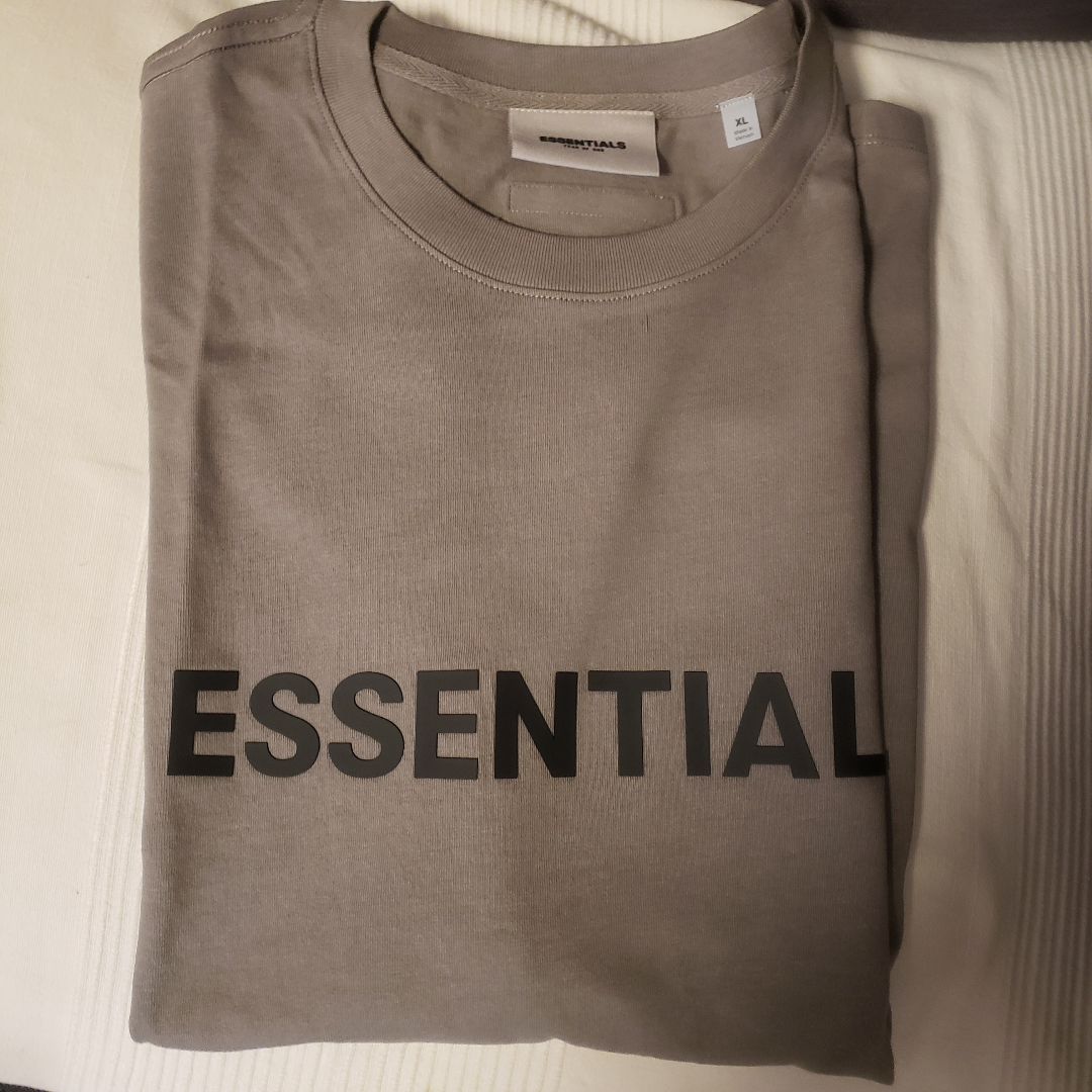 Essentials Tee | Buy&Ship（台灣）