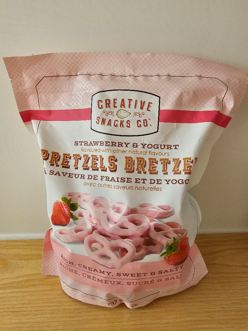 Strawberry & Yogurt Pretzels Buyandship Singapore