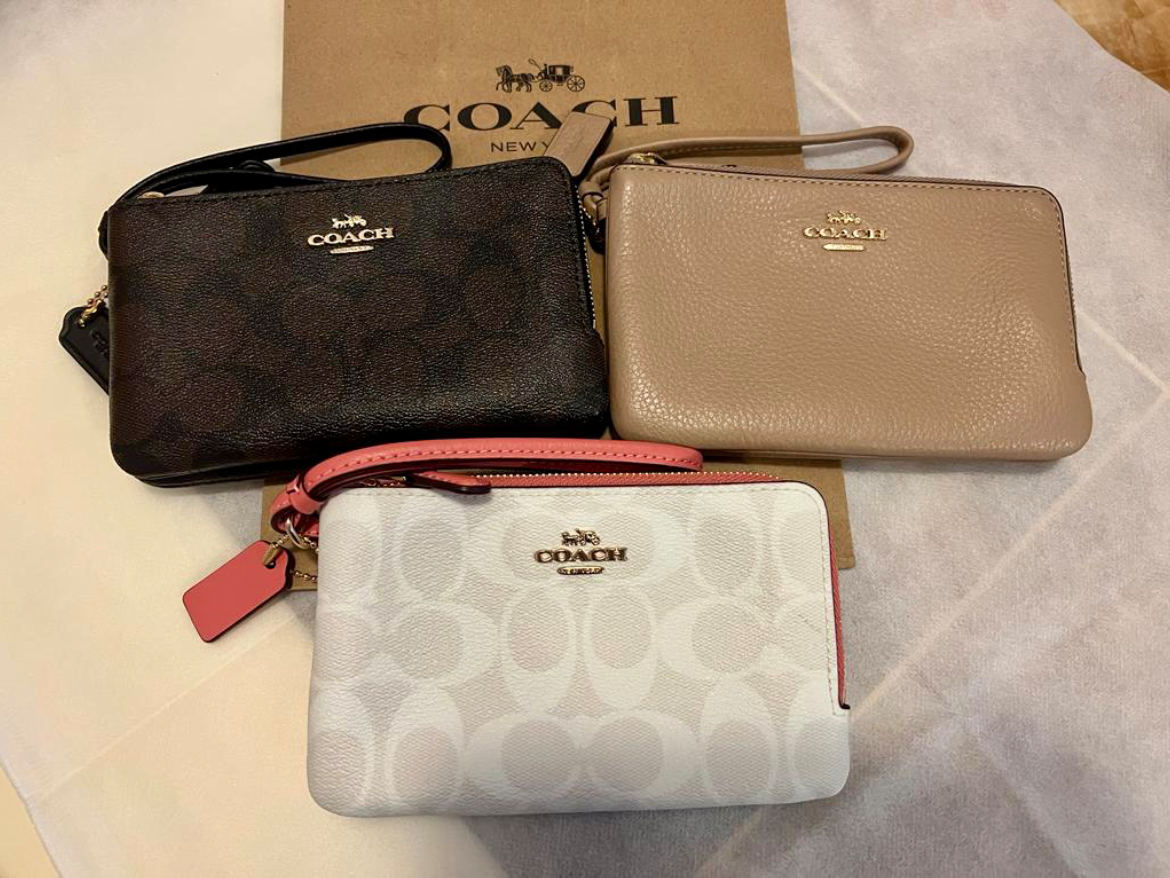 Coach outlet款wristlet👛 Buyandship Malaysia