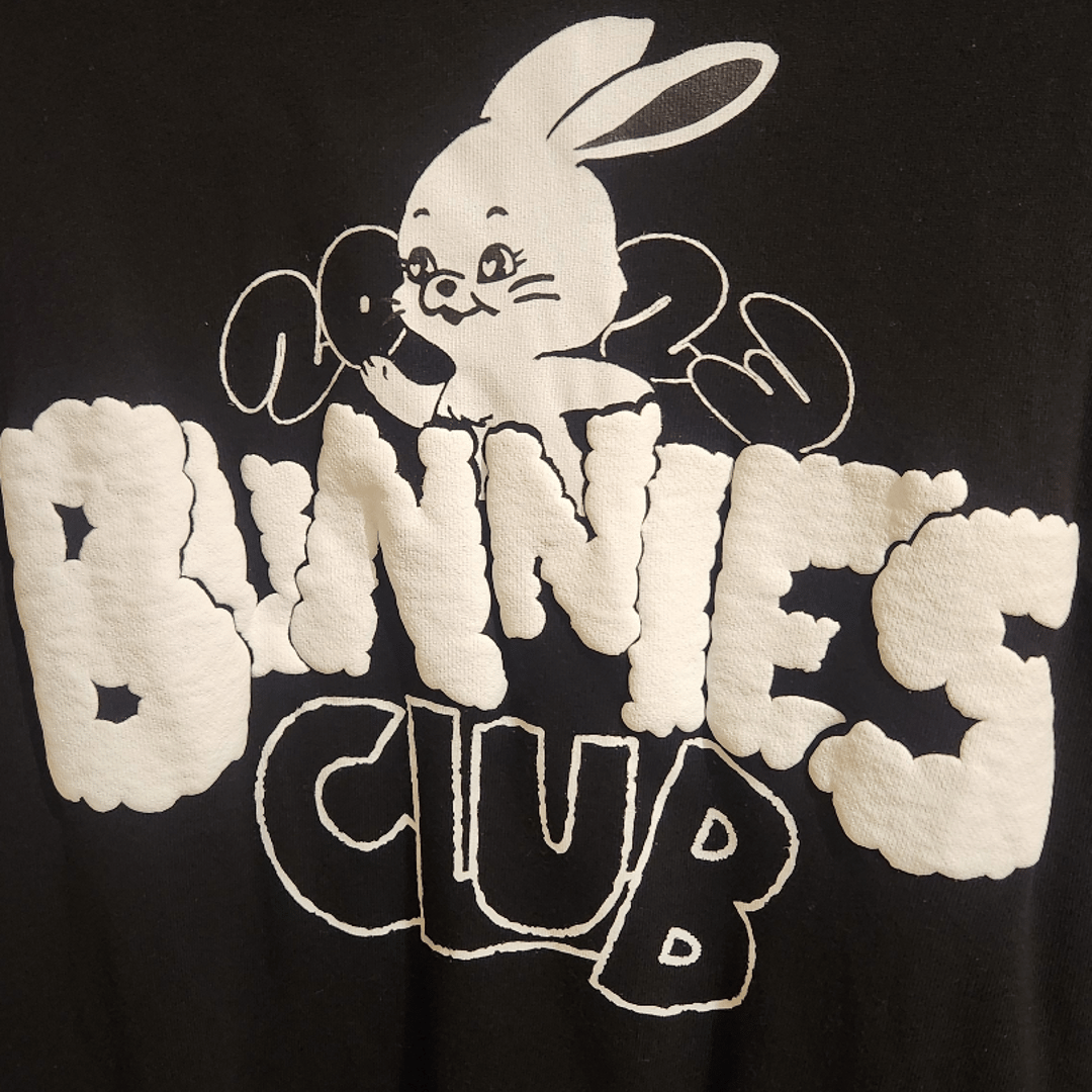 newjeans BUNNIES CLUB フーディー パーカー L newjeans BUNNIES CLUB HOODIE フーディー Lサイズ - メルカリ
