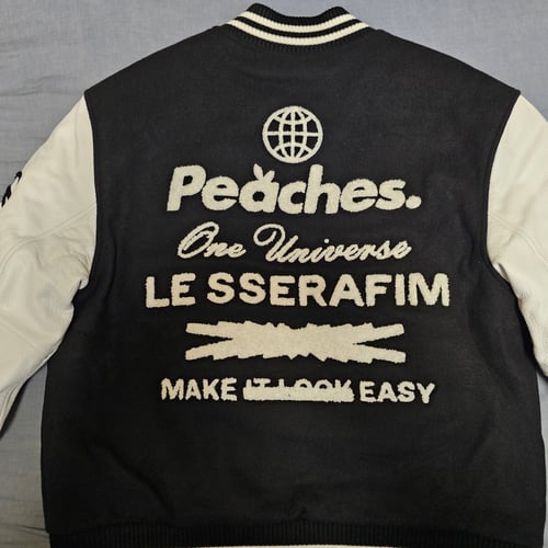 LE SSERAFIM x Peaches.] VARSITY JACKET | Buy&Ship（香港）