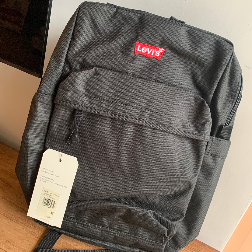 Levi's Backpack Buyandship（台灣）