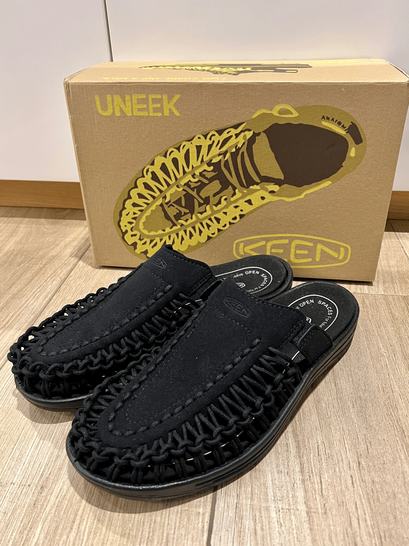 Keen Uneek 拖鞋款