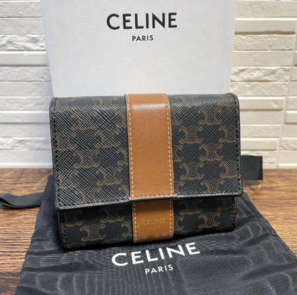 Celine Triomphe Macadam 緊湊型三折皮革皮夾