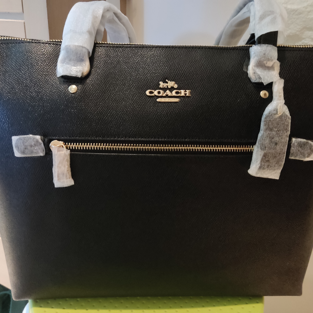Coach Gallery Tote | Buyandship Malaysia
