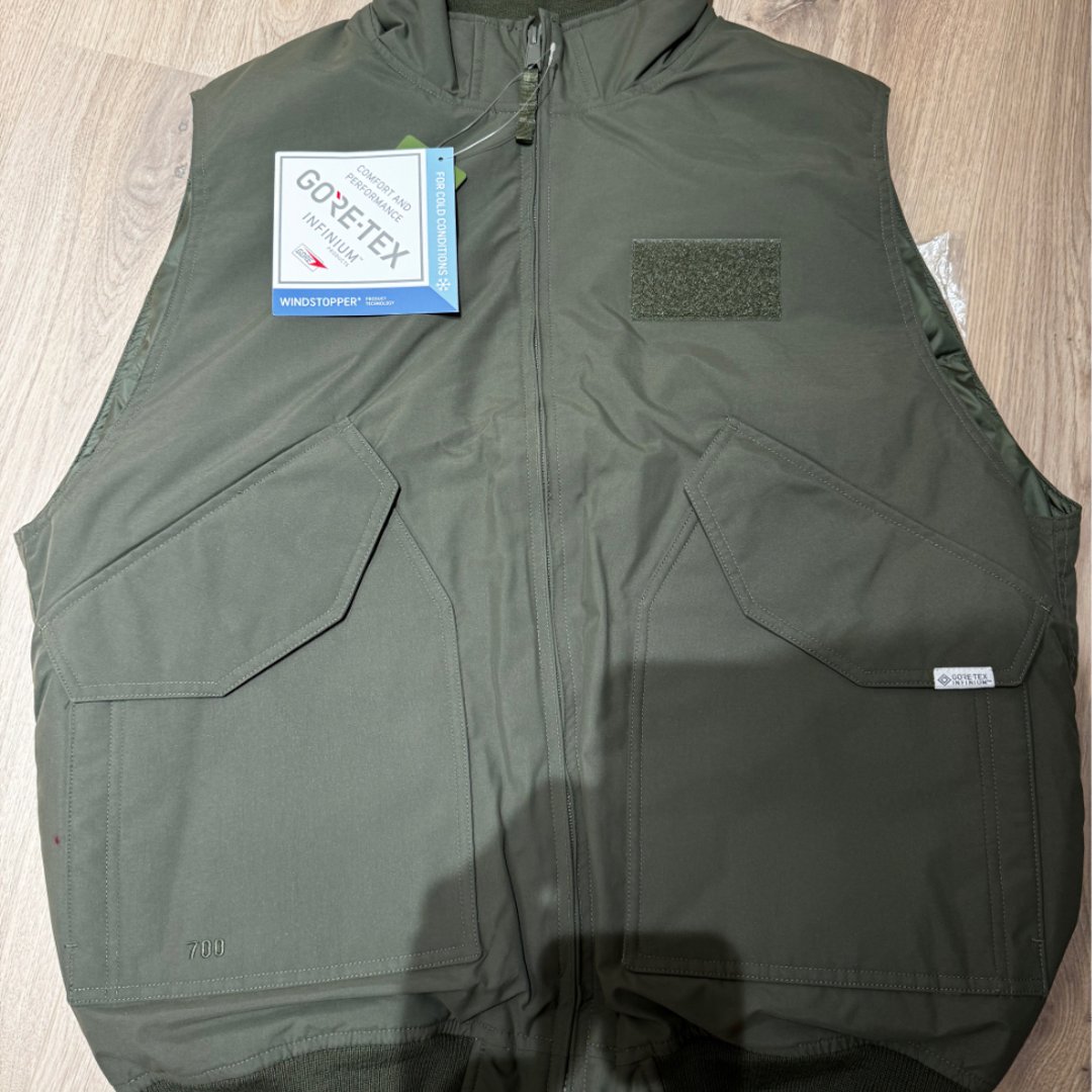 Plus Phenix GORE-TEX DOWN FLIGHT VEST | Buy&Ship(台灣) Plus Phenix GORE-TEX DOWN FLIGHT VEST | Buy&Ship(台灣)