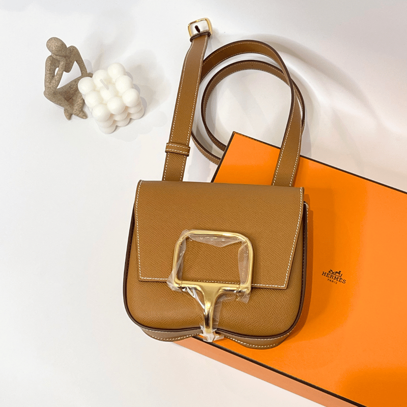 Della Cavalleria Mini Shoulder Bag (37 Gold, Gold Hardware, Epsom)