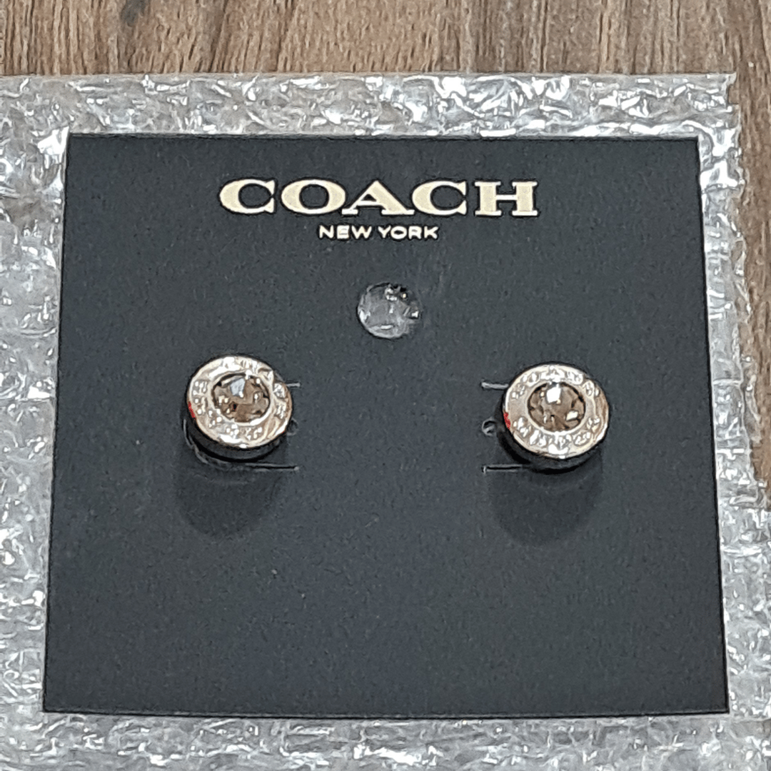 Coach Open Circle Stone Stud Earrings 耳環| Buyandship（台灣）