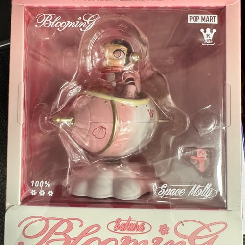 Popmart Blooming Mega Space Molly Sakura | Buy&Ship Hong Kong
