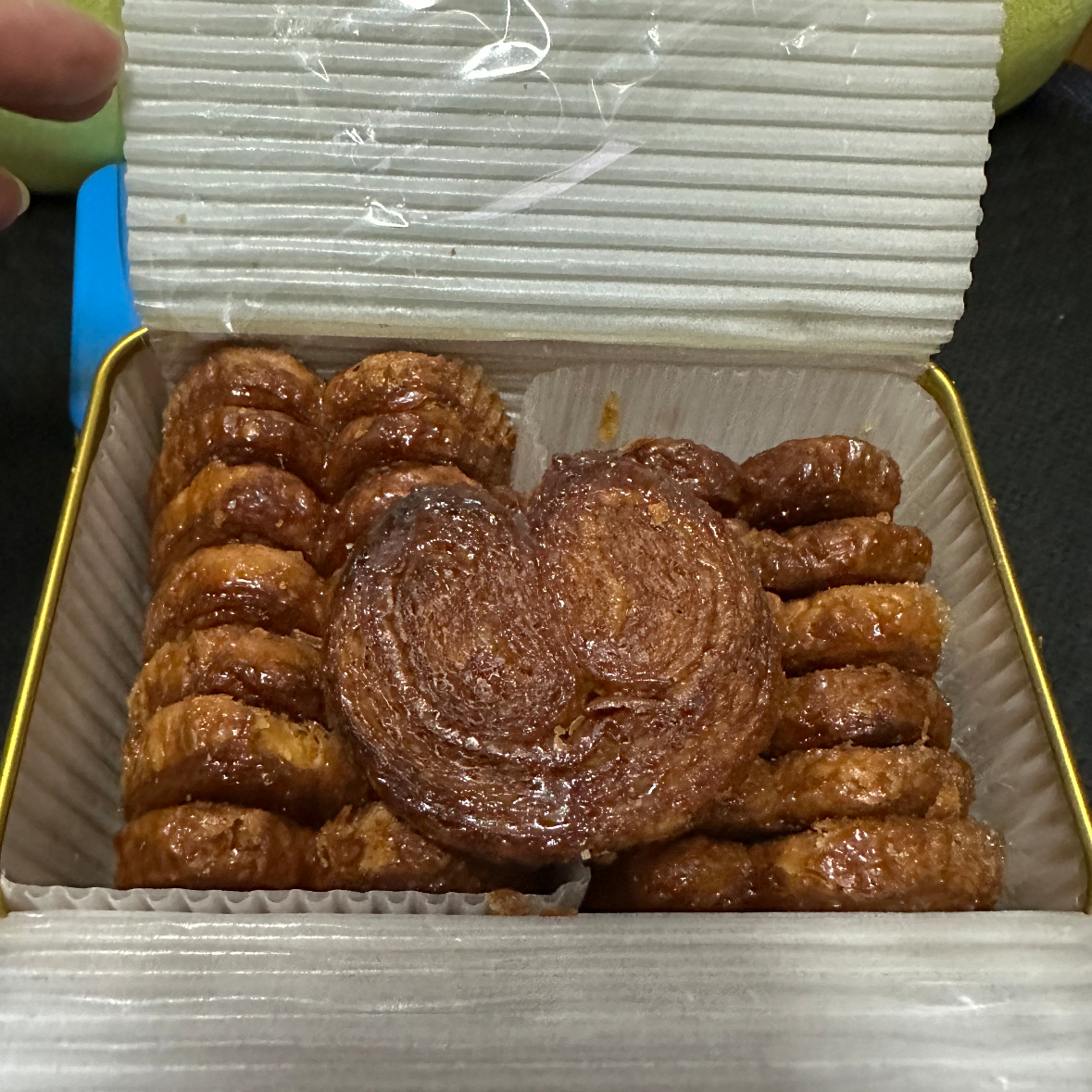 再買echire 蝴蝶酥 Buyandship Hong Kong