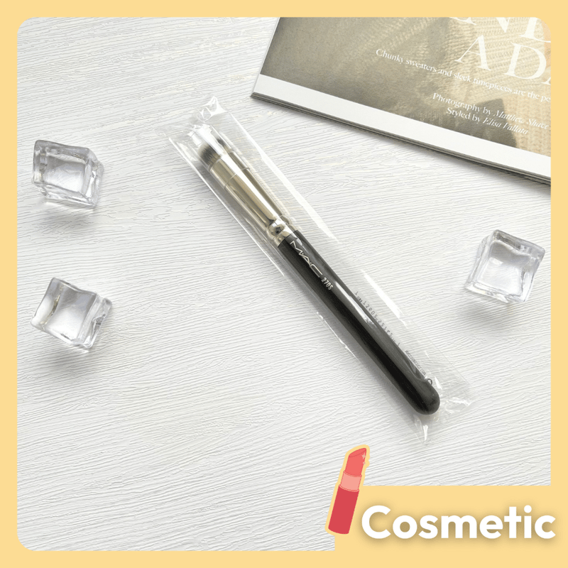M·A·C 270 Synthetic Mini Rounded Slant Brush