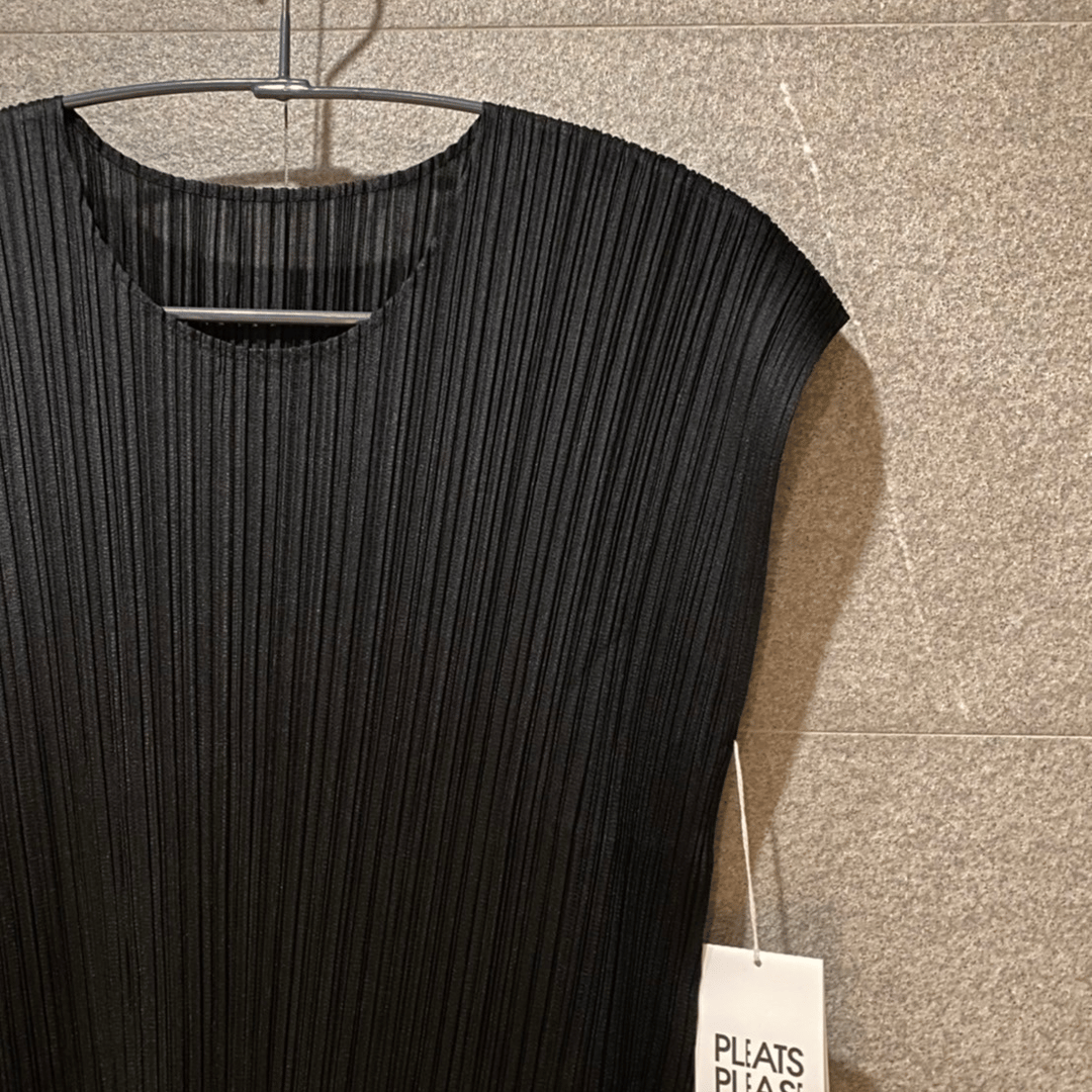 PLEATS PLEASE ISSEY MIYAKE 7月基本款黑色洋裝| Buyandship