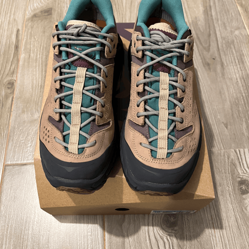 Hoka x Bodega tor ultra lo