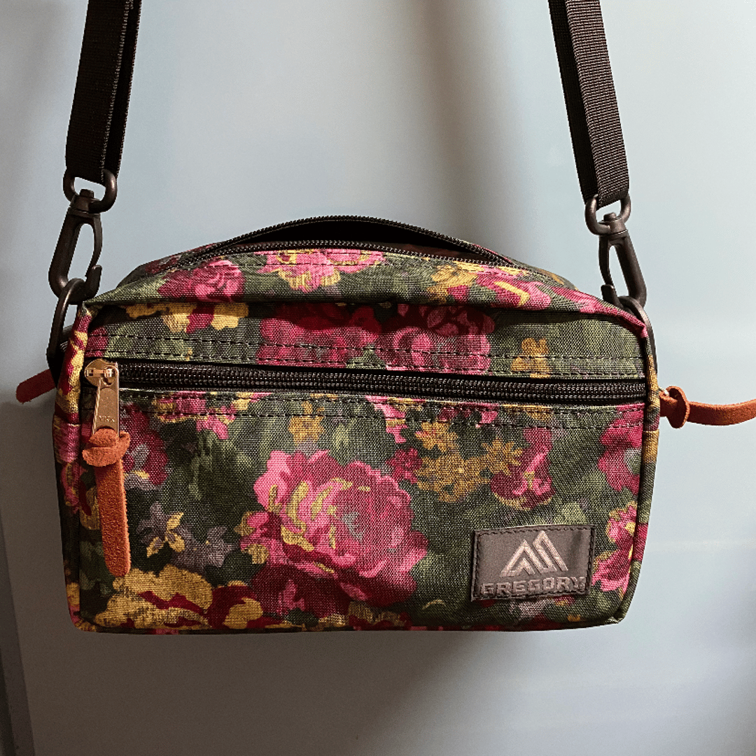 Gregory shoulder bag | Buyandship Hong Kong